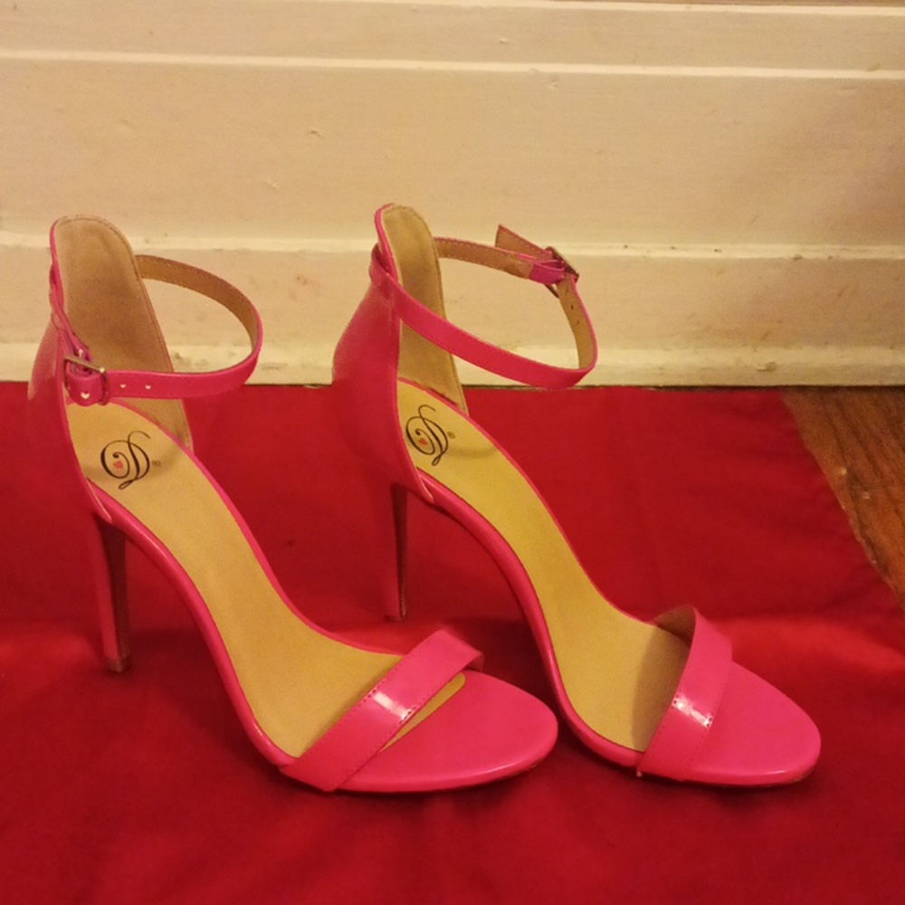 High heels - Picture 3 of 3